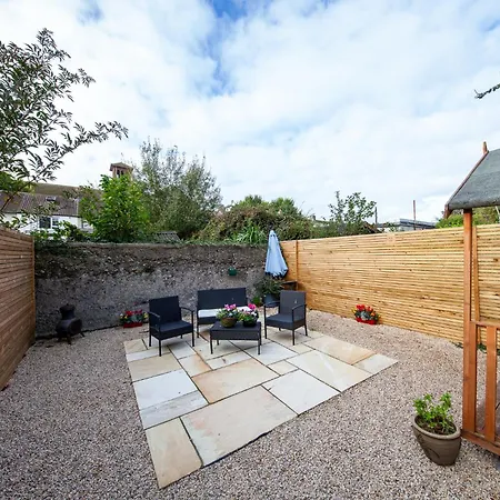 Stylish And Modern 1bd In East דירה *