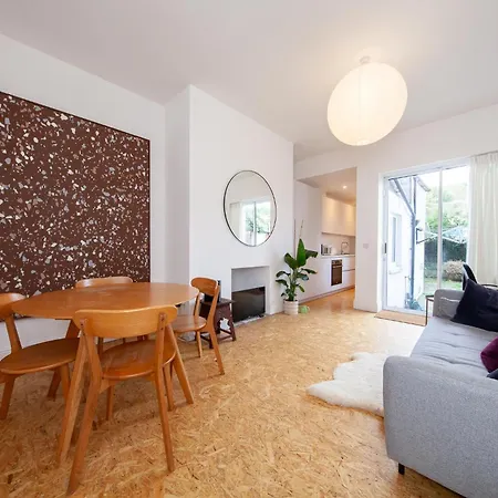 Stylish And Modern 1bd In East