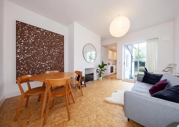 Stylish And Modern 1bd In East