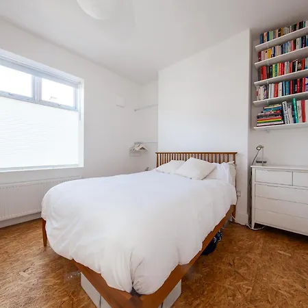 Stylish And Modern 1bd In East Apartamento Dublin